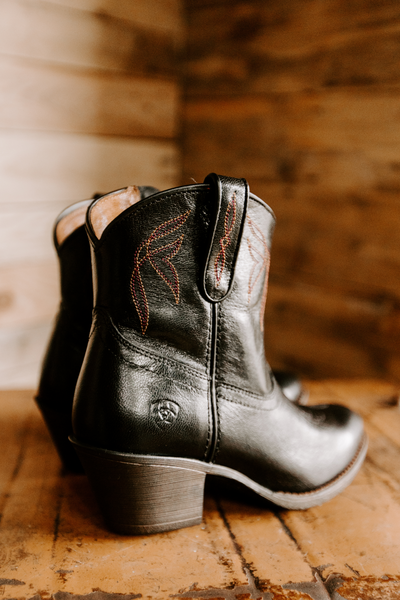 Ariat ankle cowboy deals boots