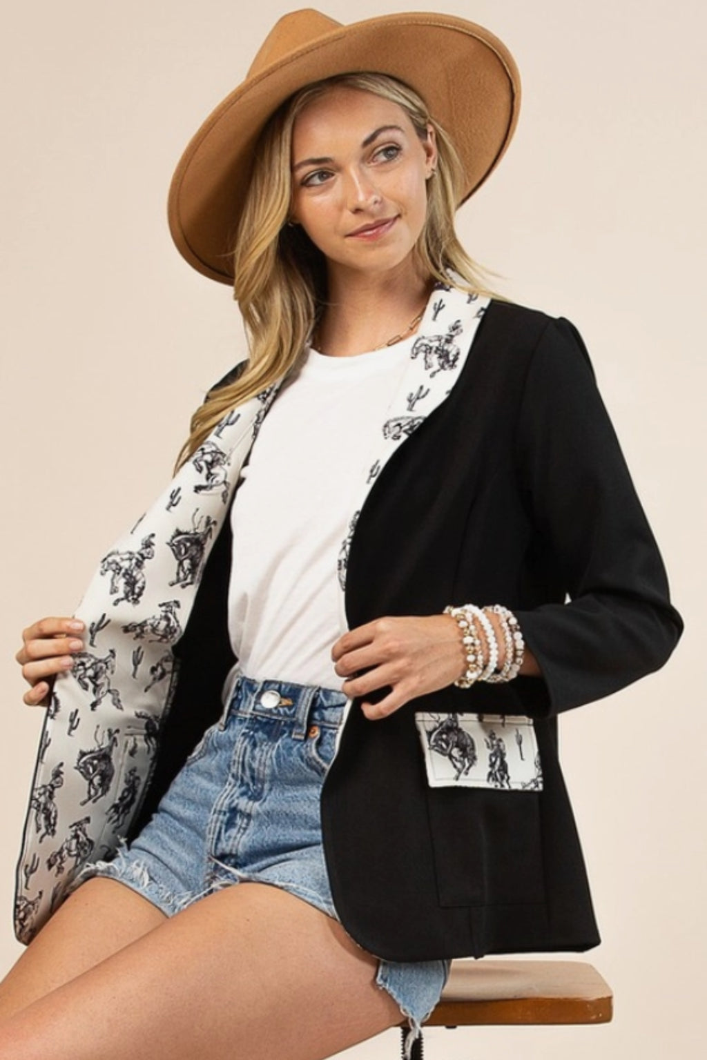 Horse on sale print blazer