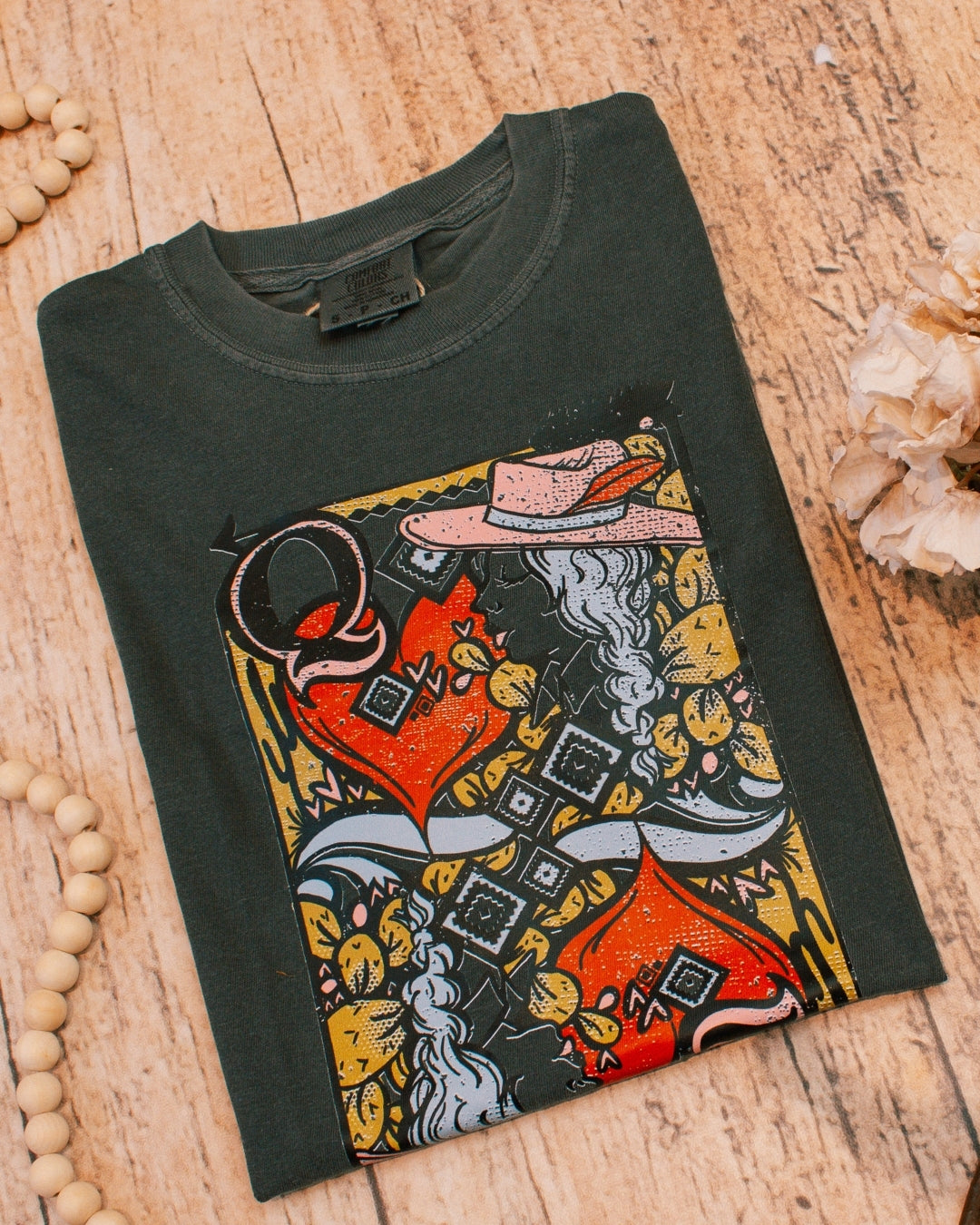 country queen of hearts western graphic t-shirt in grey