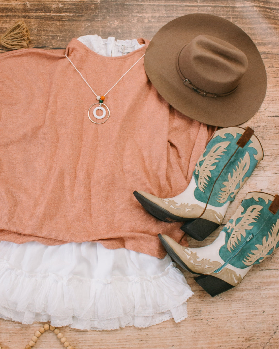 cowgirl hat outfit inspo