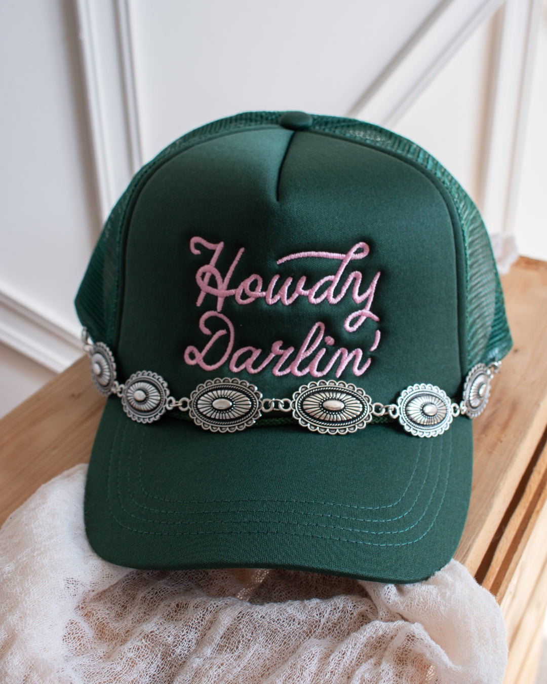 Silver concho western trucker cap chain accessory, front view