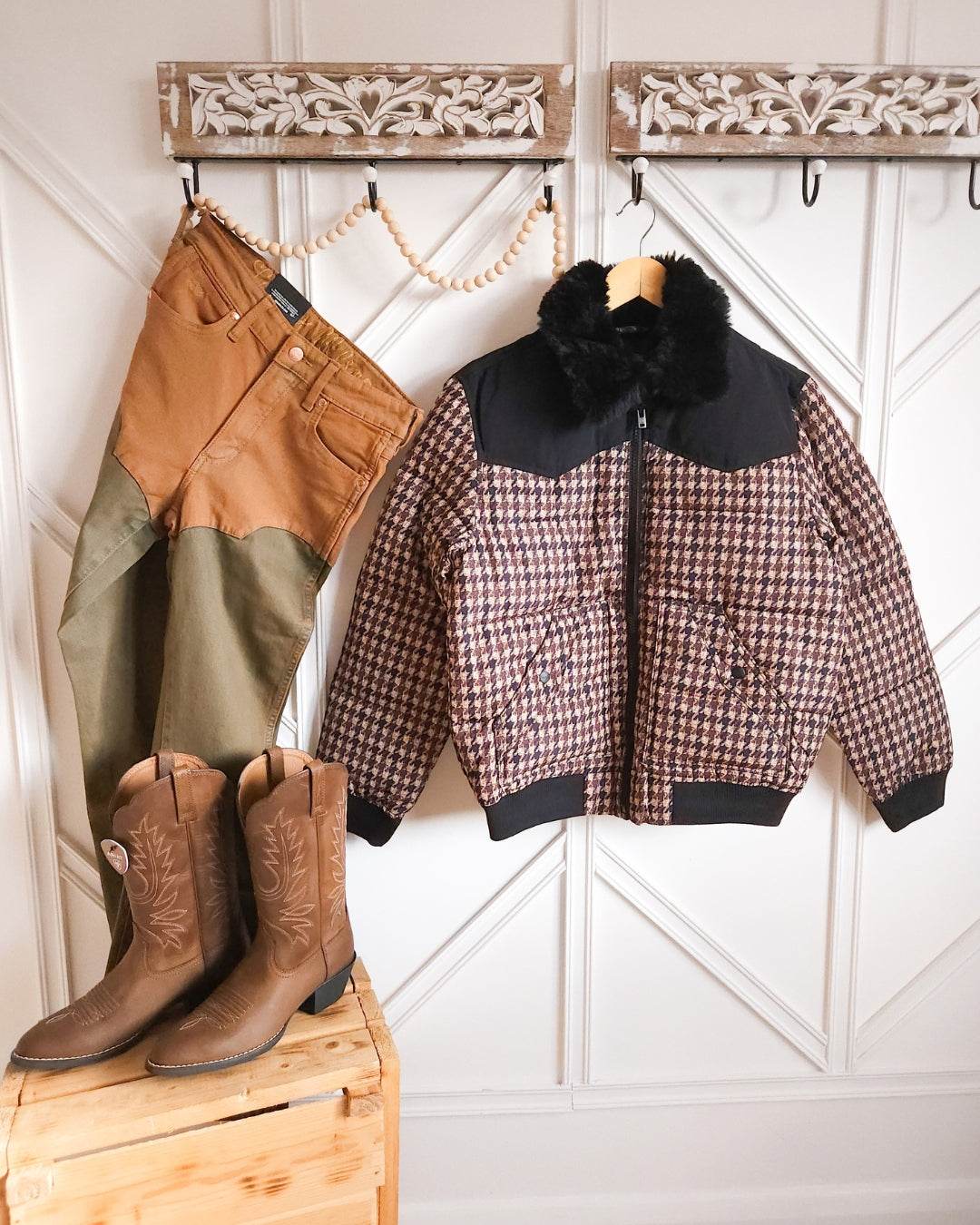 Wrangler Western houndstooth puffer jacket with full-zip front and Western yoke detailing
