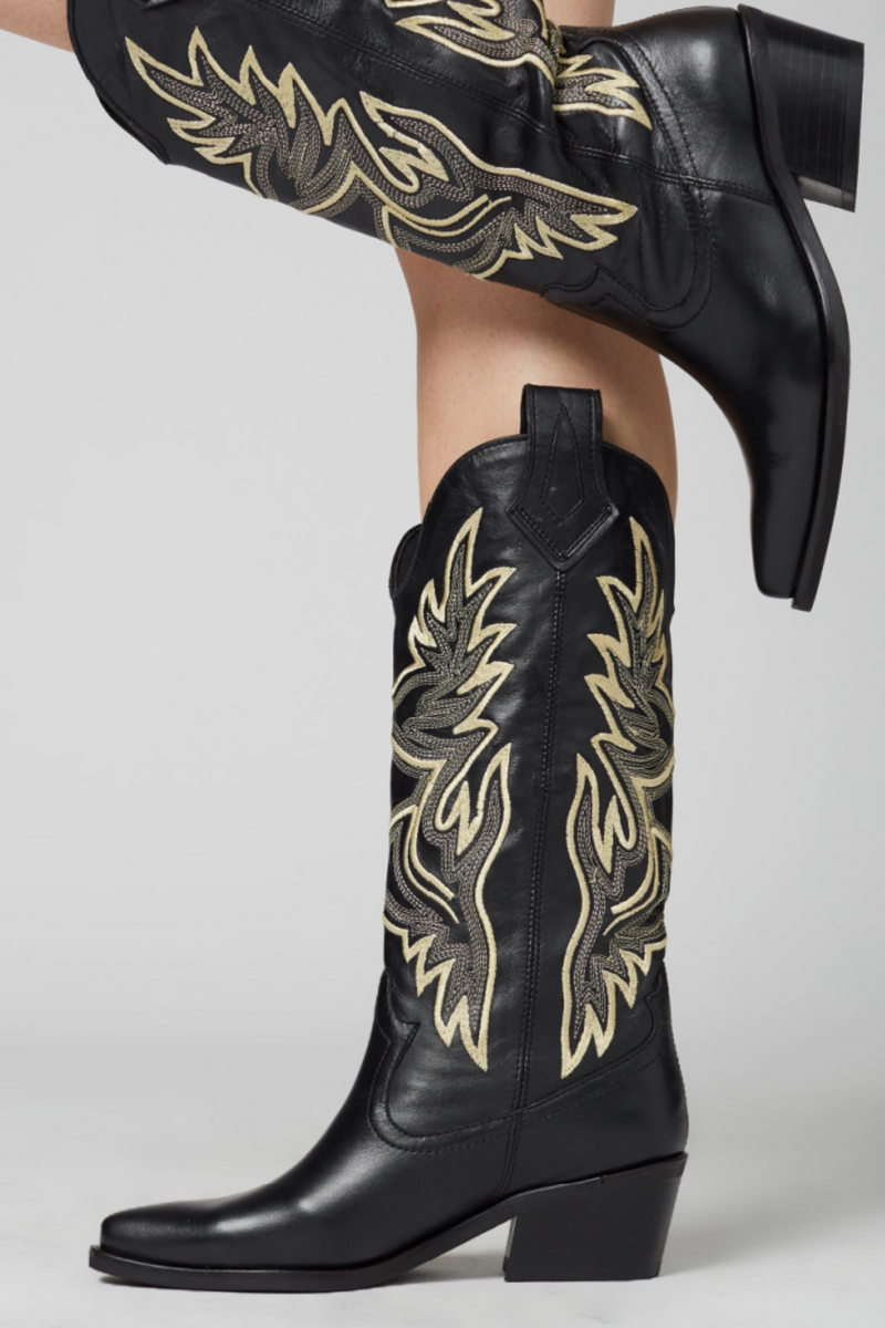 Black cowgirl boots