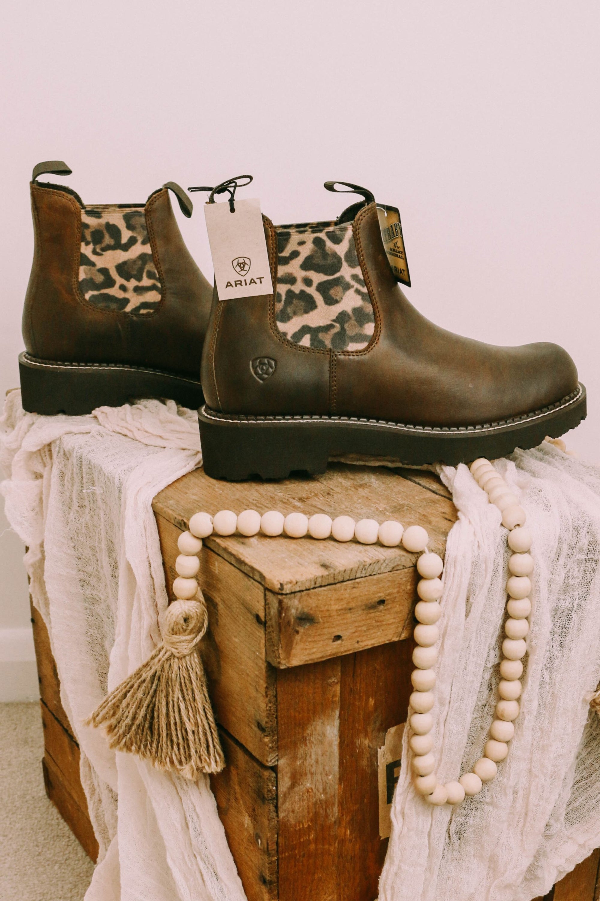 Leather chelsea boot