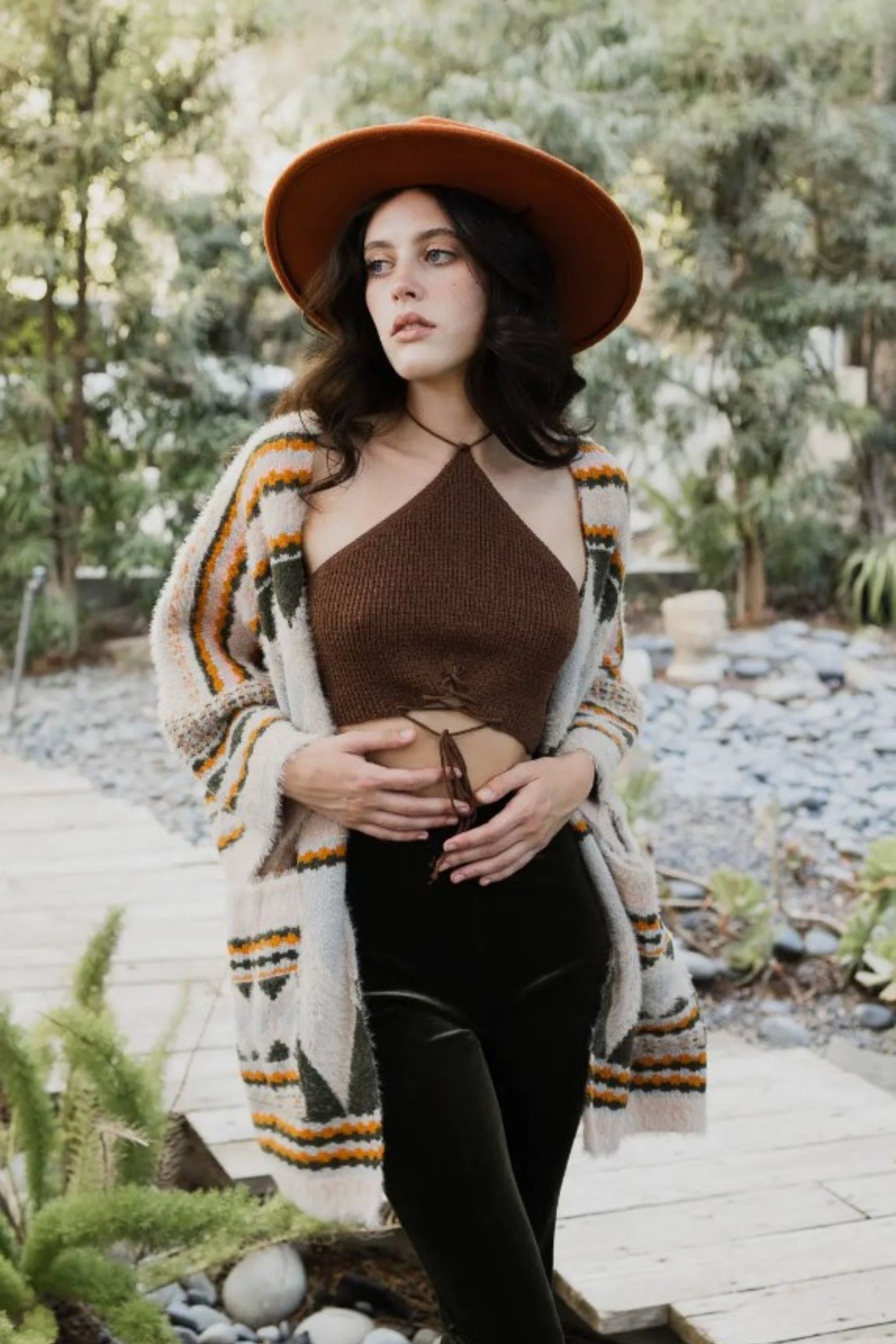 Festival-ready outfit with a soft boho cardigan kimono